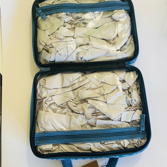 Steve Madden Denim Cosmetic Travel Bag - NWT - Picture 7 of 9